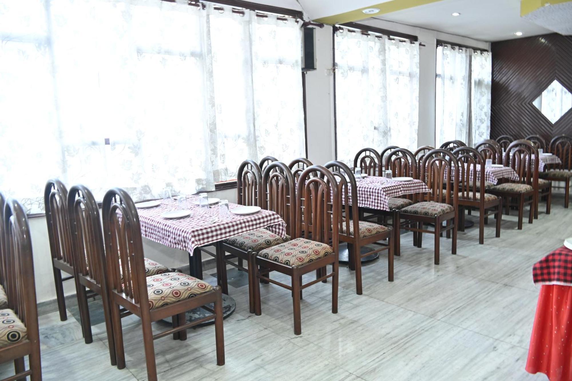 Hotel Sitara International Manali  Exterior photo