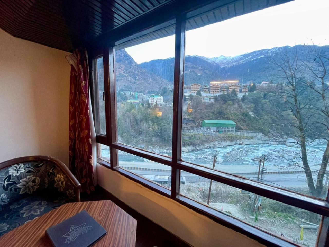Hotel Sitara International Manali  Exterior photo