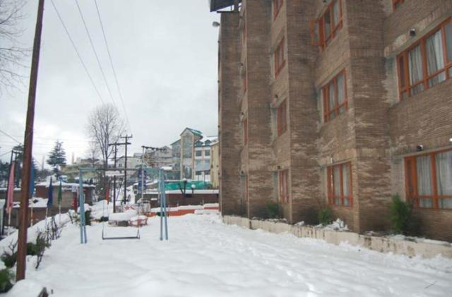 Hotel Sitara International Manali  Exterior photo