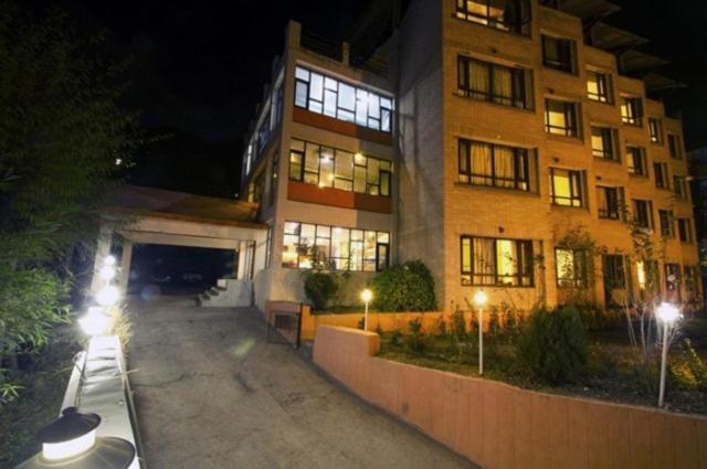 Hotel Sitara International Manali  Exterior photo