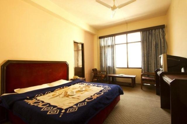 Hotel Sitara International Manali  Exterior photo