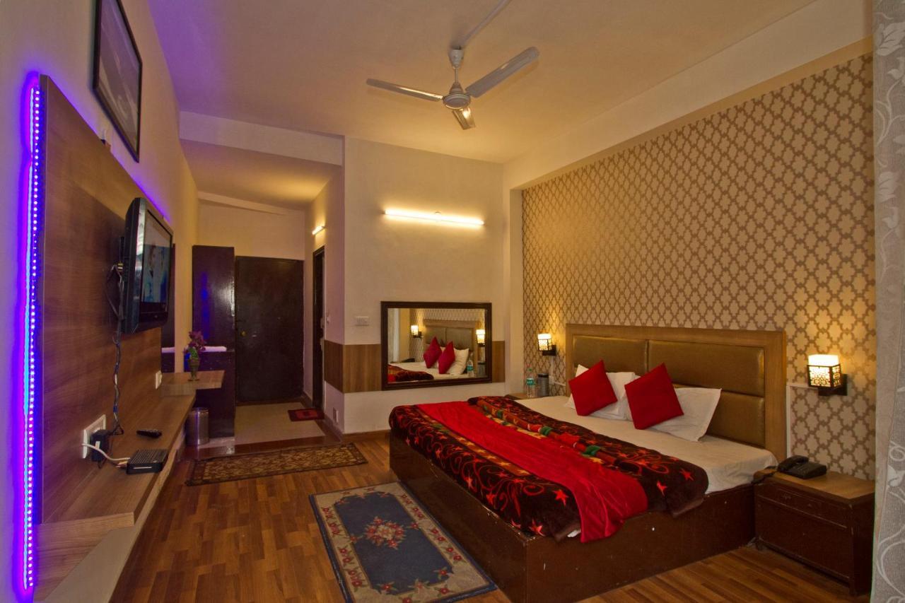 Hotel Sitara International Manali  Exterior photo