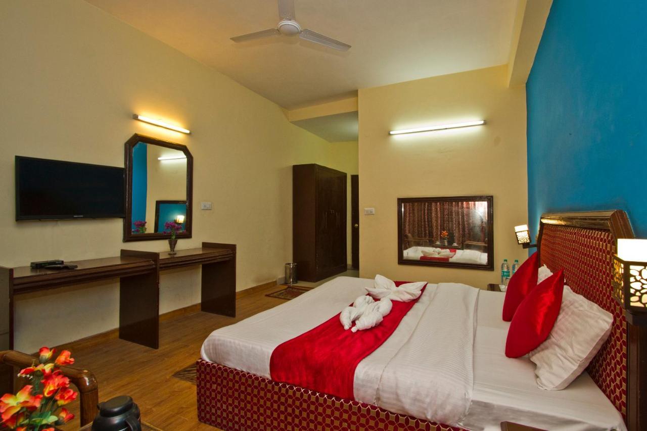 Hotel Sitara International Manali  Exterior photo
